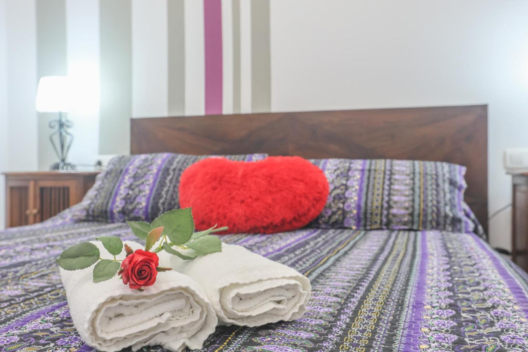 Galindo Center Premium Suites, Free Parking Sevilla Buitenkant foto