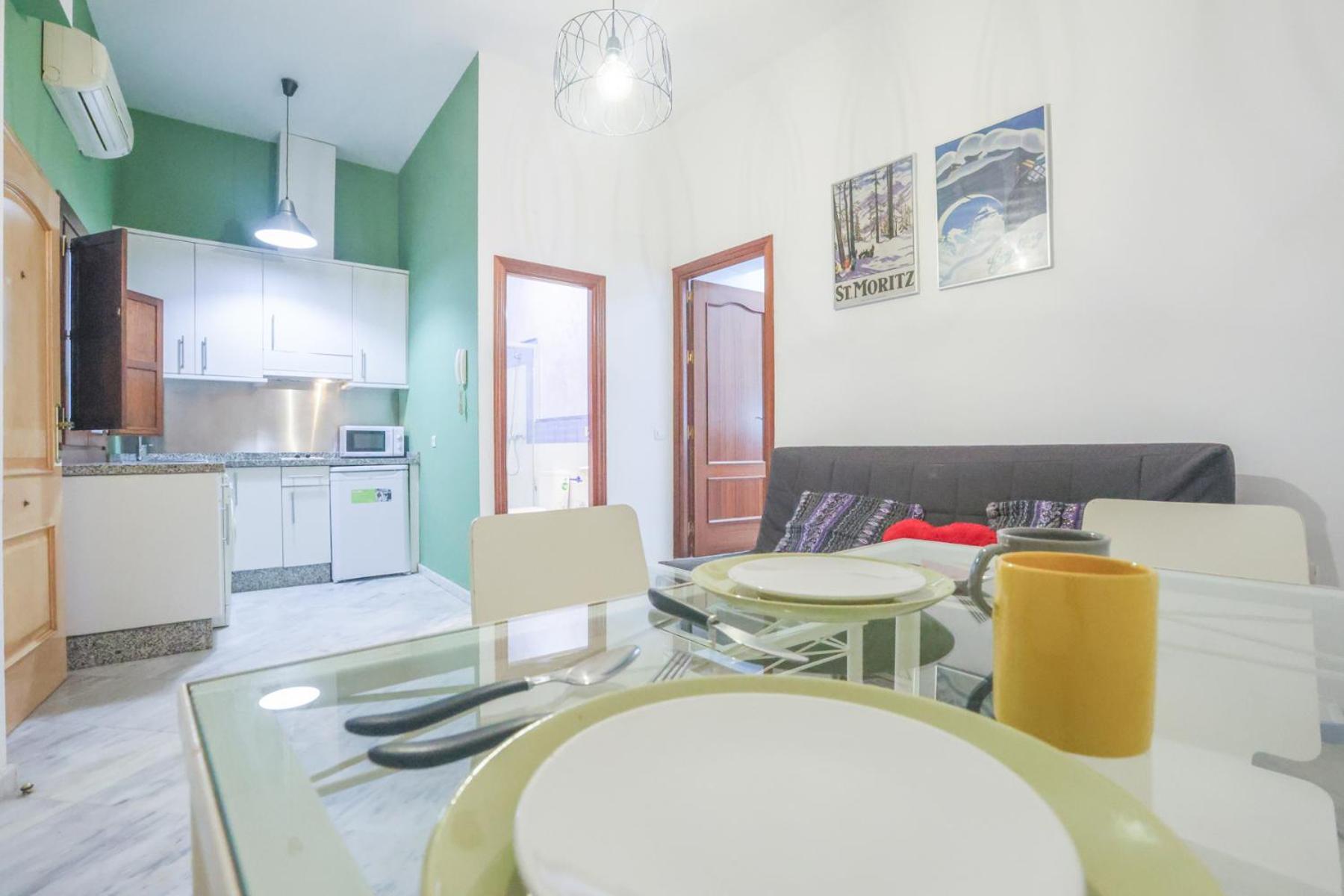 Galindo Center Premium Suites, Free Parking Sevilla Buitenkant foto