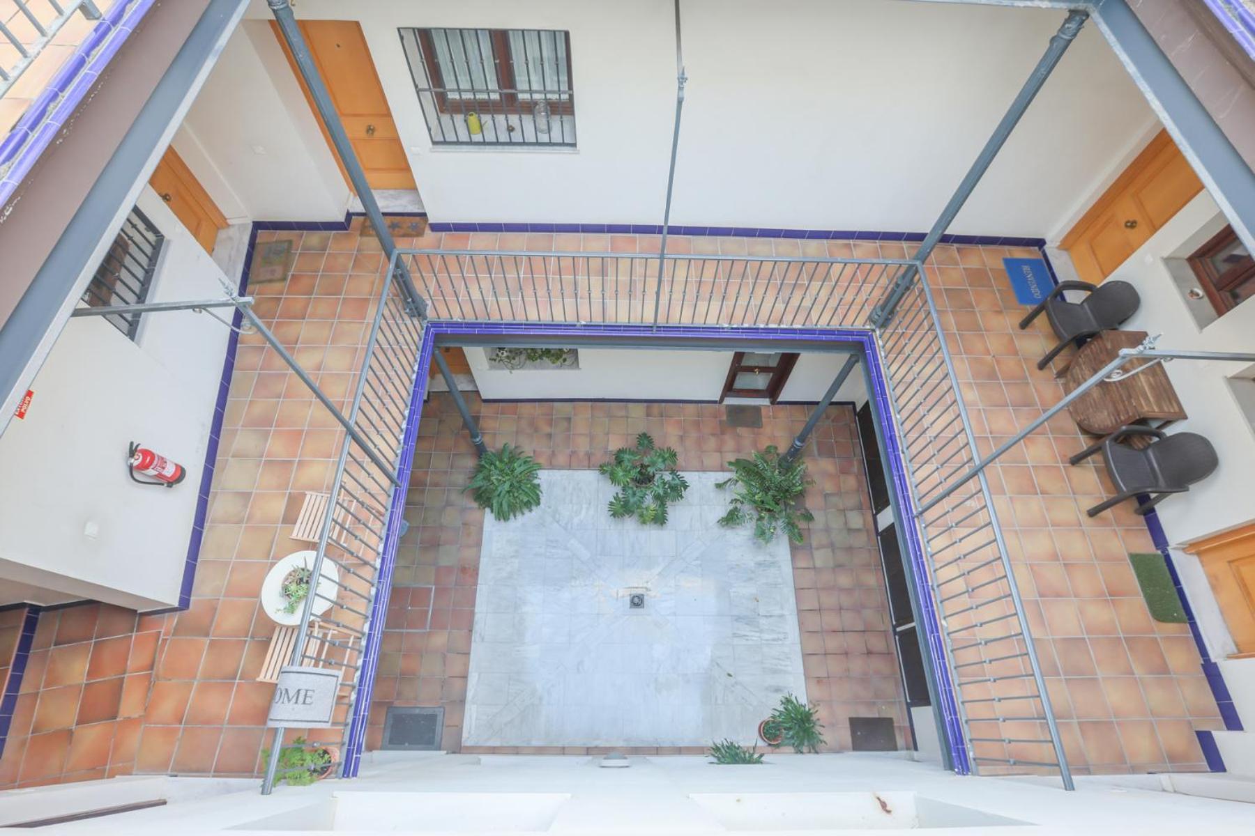 Galindo Center Premium Suites, Free Parking Sevilla Buitenkant foto